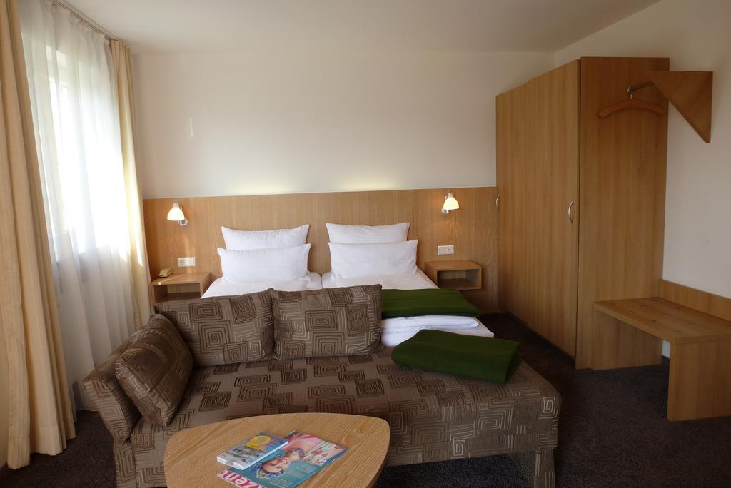 Hotel Alpenblick Garni 위버링겐 객실 사진